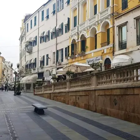 Giardino In Citta; Centralissimo Lägenhet *